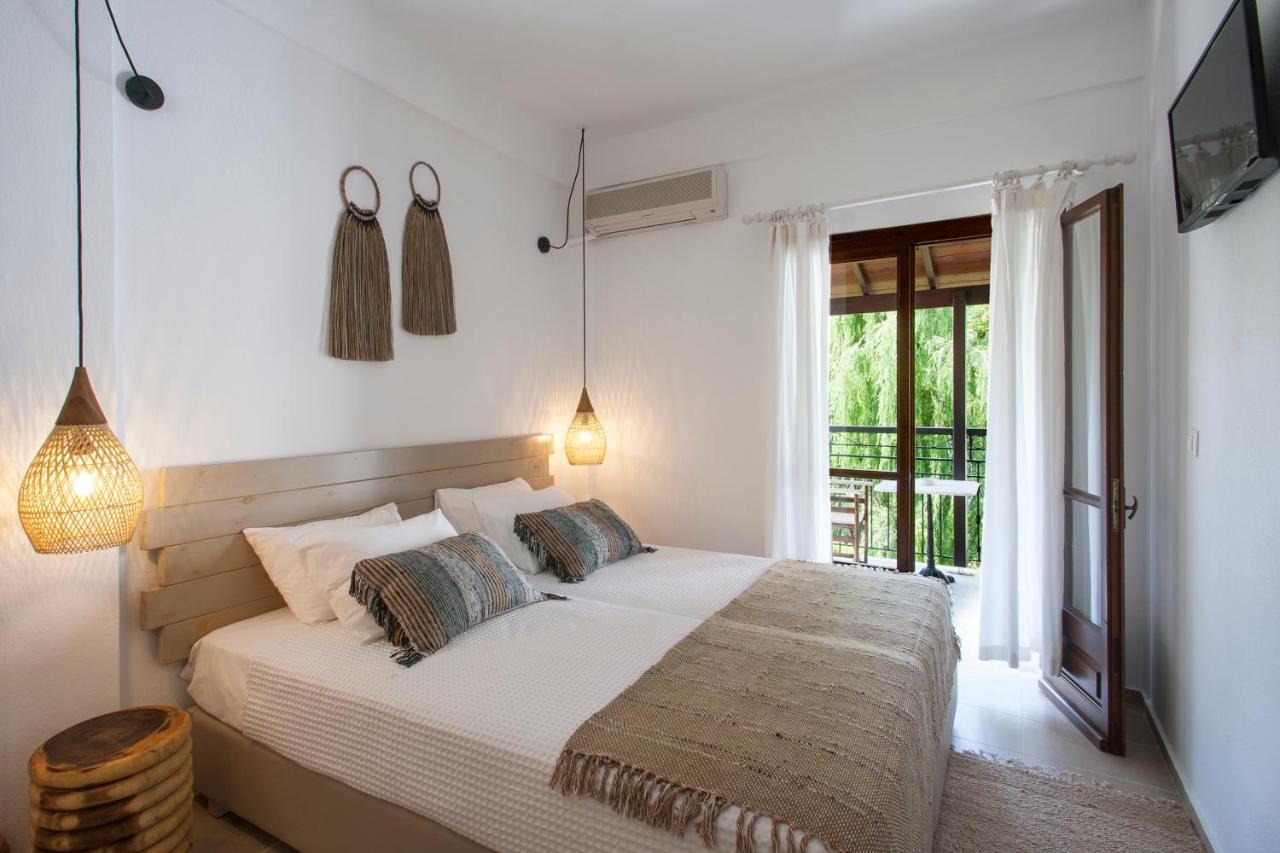 Paris Studios & Apartment Αγία Παρασκευή Εξωτερικό φωτογραφία
