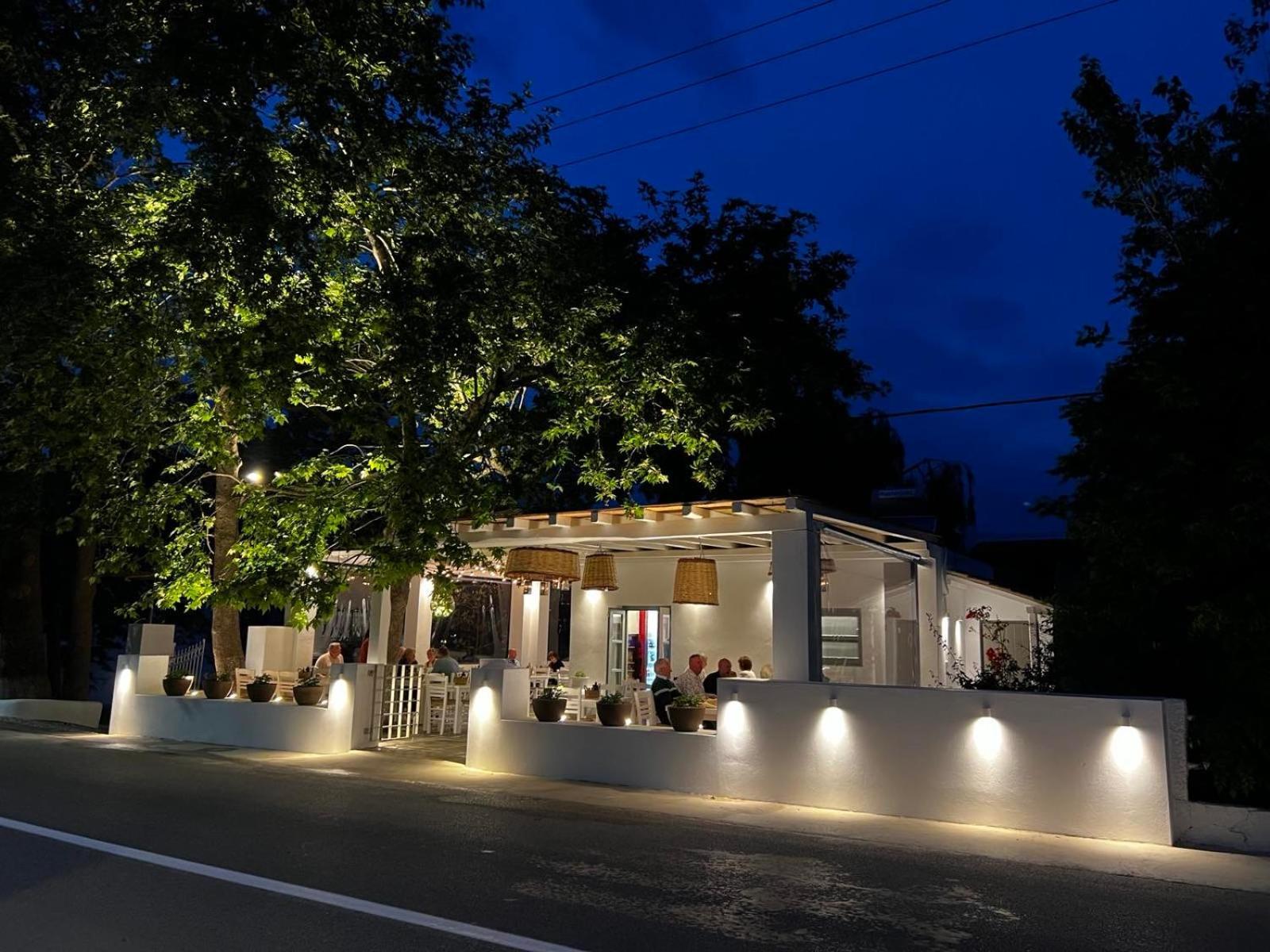 Paris Studios & Apartment Αγία Παρασκευή Εξωτερικό φωτογραφία