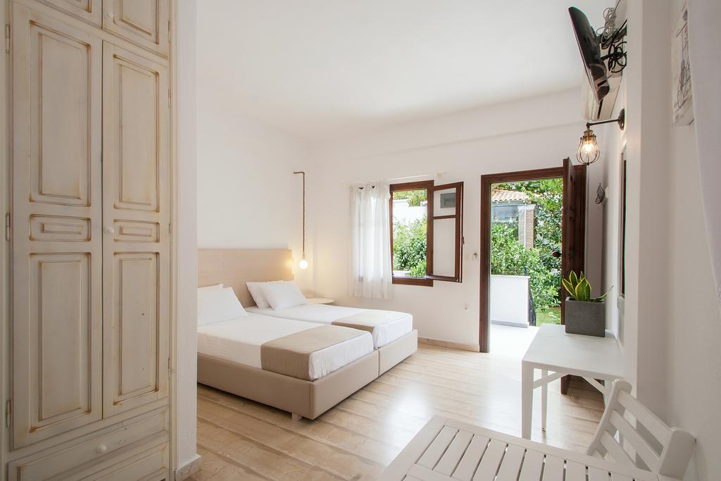 Paris Studios & Apartment Αγία Παρασκευή Εξωτερικό φωτογραφία